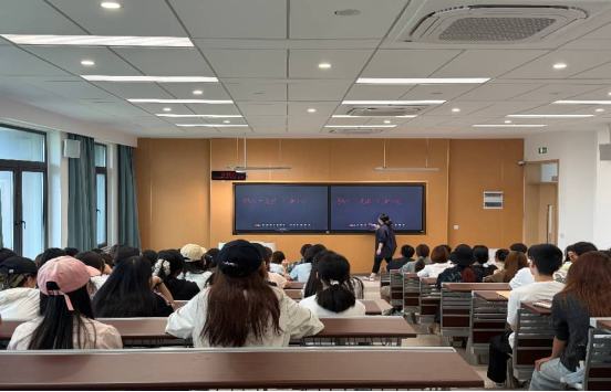 我院财税大数据应用专业召开2026级新生专业教育大会